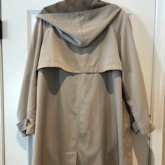 Gallery Raincoat 16 EUC - Picture 3 of 6